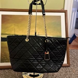 NWOT Aldo Large Tote in new condition. Measurements: 19”x10”x6.5”Strap drop: 11”